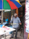 KL - Petaling St - Indian flower maker 3