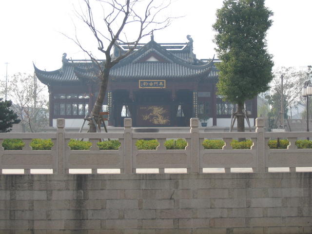 Suzhou West Gate Lake-temple along canal